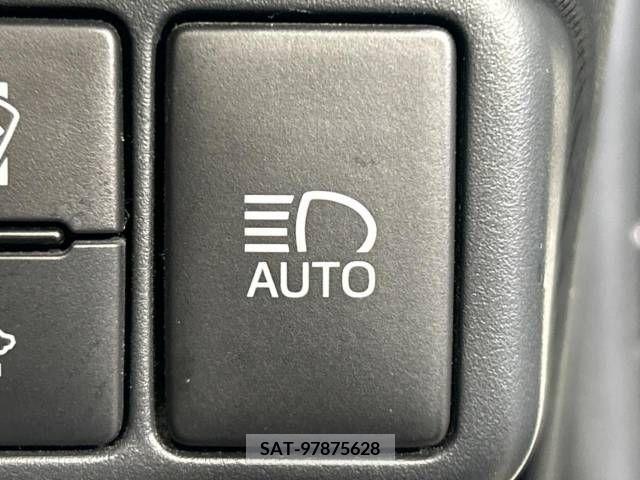 Toyota AQUA 2018-04 260222-6