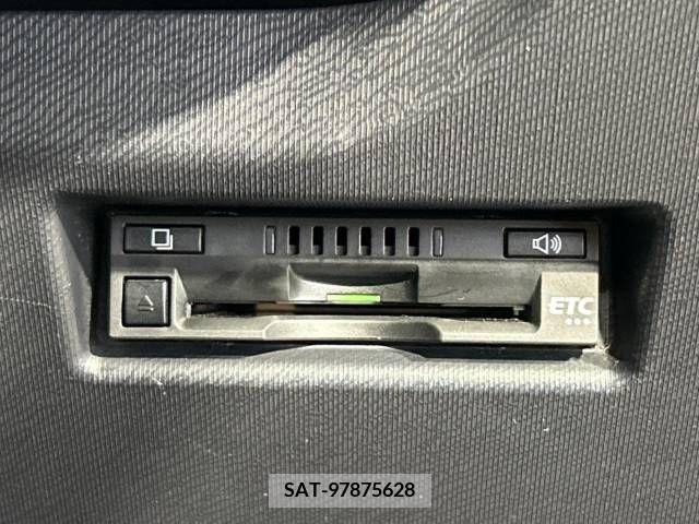 Toyota AQUA 2018-04 260222-5