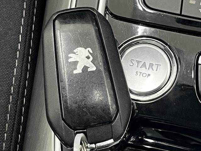 Peugeot 308 2015-03 17680-13