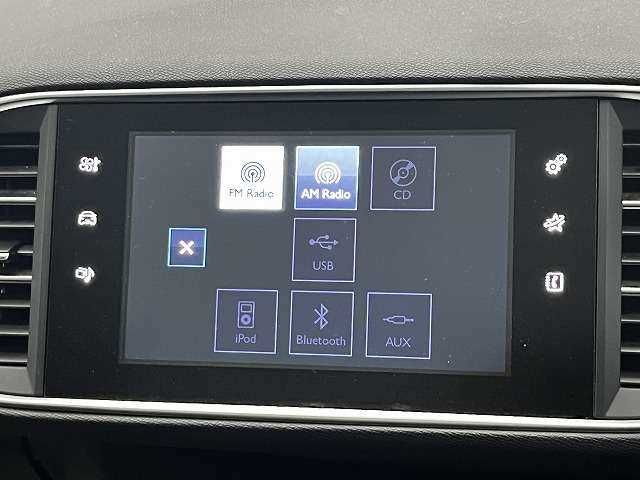 Peugeot 308 2015-03 17680-1