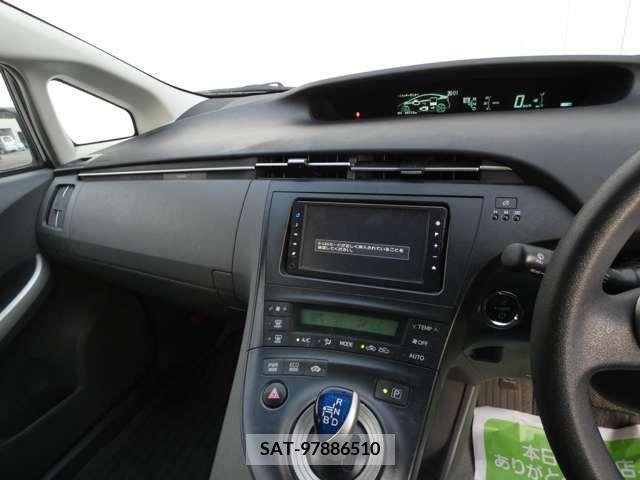Toyota PRIUS 2011-06 366643-13