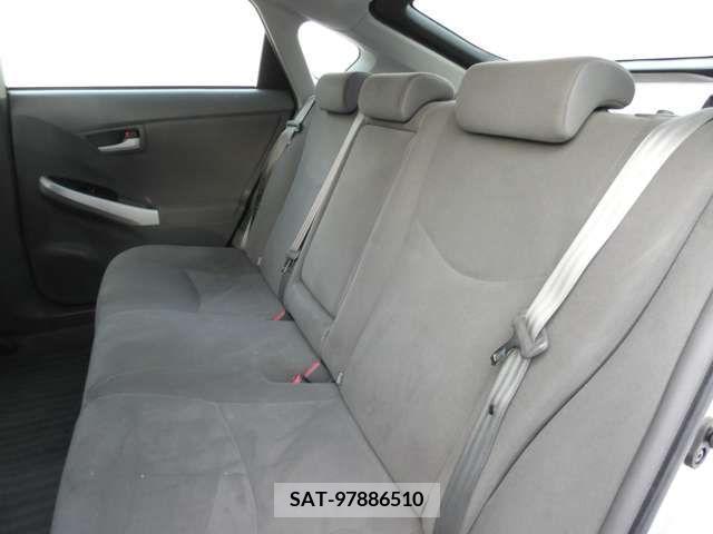 Toyota PRIUS 2011-06 366643-9