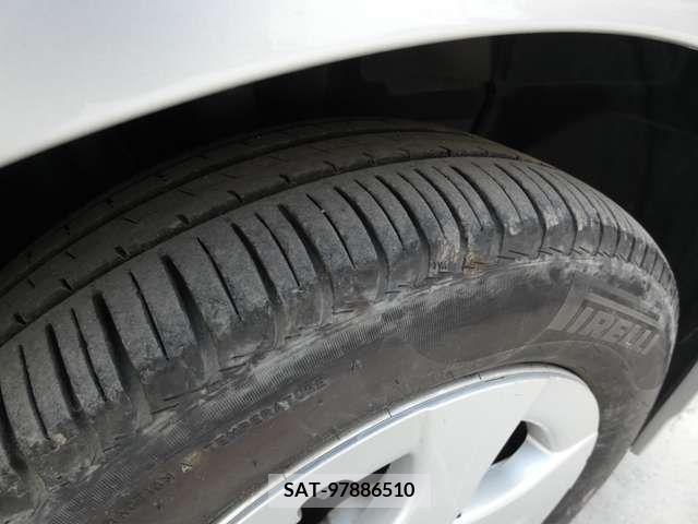 Toyota PRIUS 2011-06 366643-17