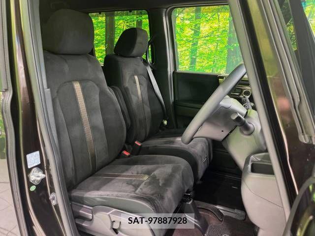 Honda N BOX CUSTOM 2017-08 256675-8