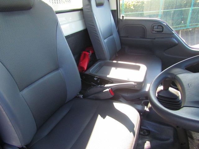 Mazda TITAN 2023-08 20794-22