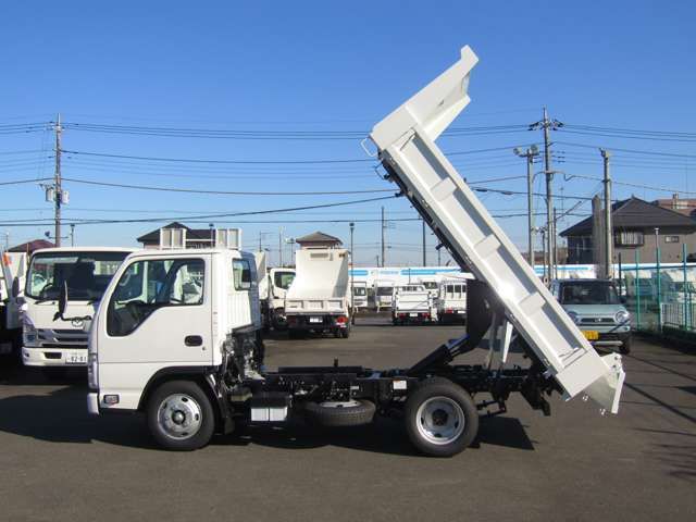 Mazda TITAN 2023-08 20794-7