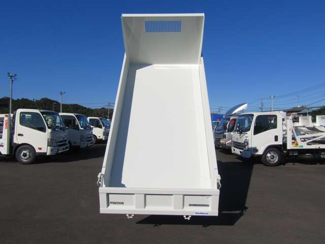 Mazda TITAN 2023-08 20794-8