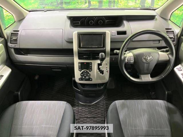 Toyota VOXY 2011-07 380013-1