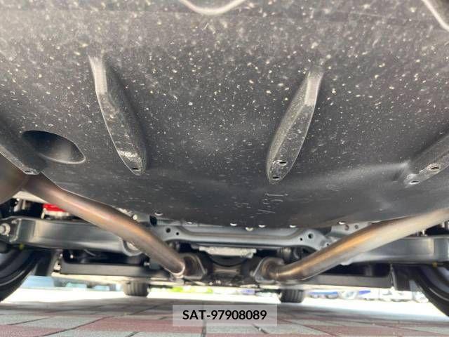 Lexus IS 2022-05 275399-19
