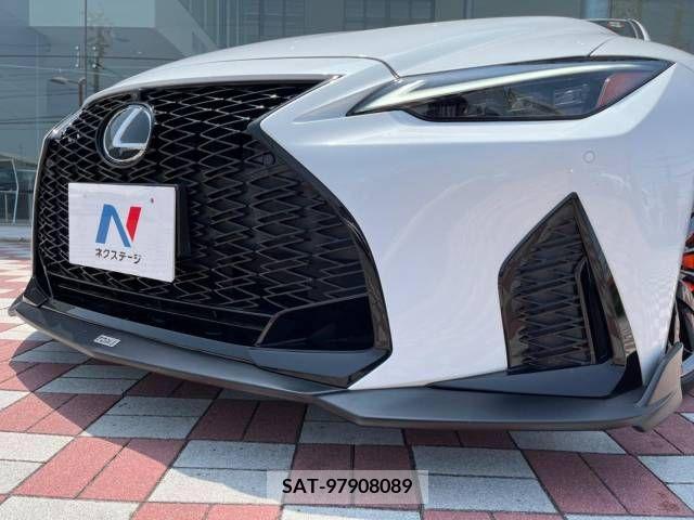 Lexus IS 2022-05 275399-3