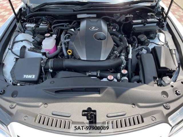 Lexus IS 2022-05 275399-18