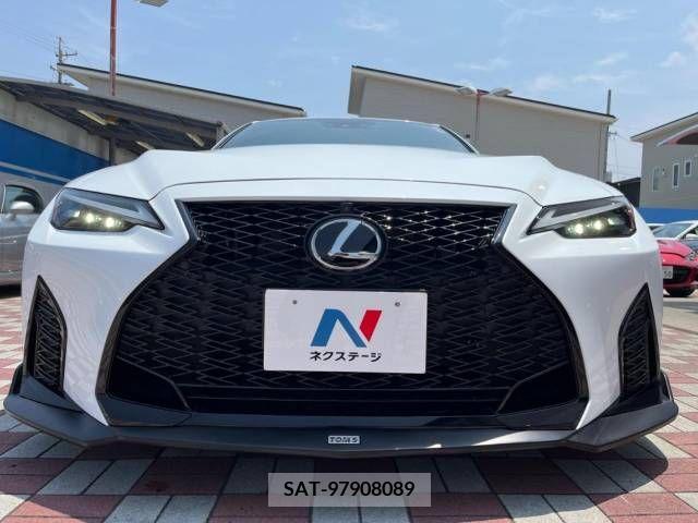 Lexus IS 2022-05 275399-14