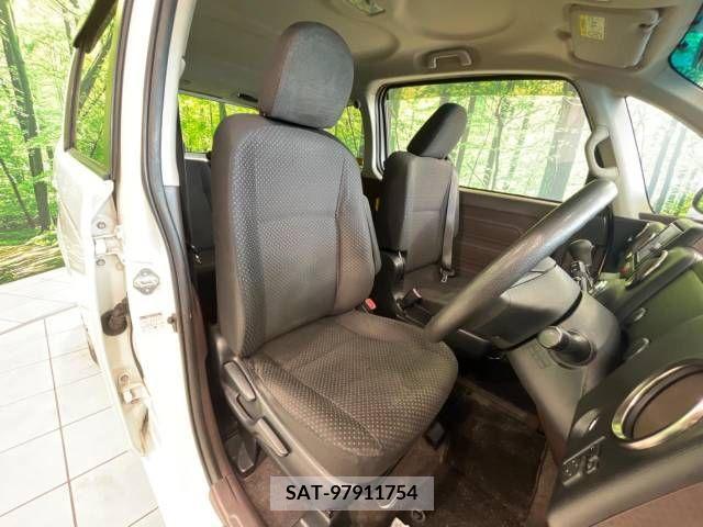 Toyota SPADE 2014-05 337772-8