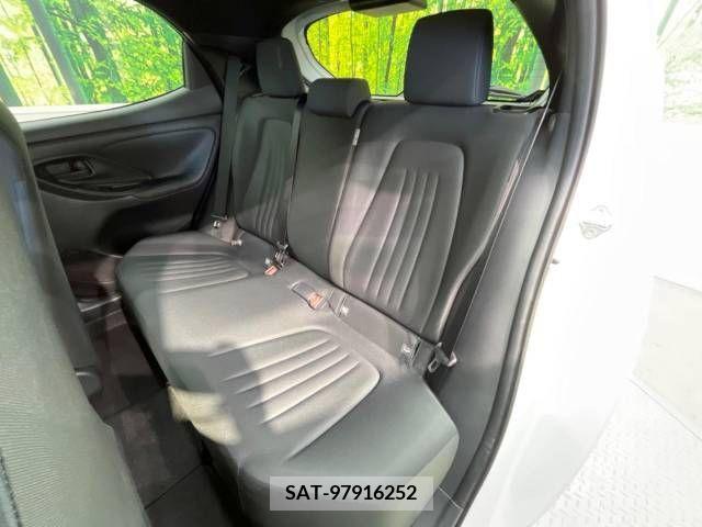 Toyota YARIS 2022-11 330282-9