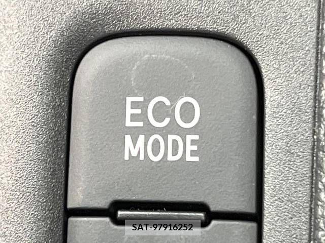 Toyota YARIS 2022-11 330282-7