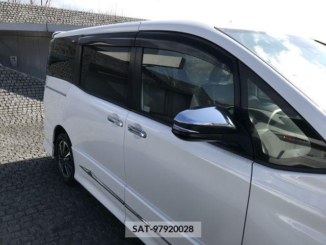 Toyota VOXY 2018-02 217753-4
