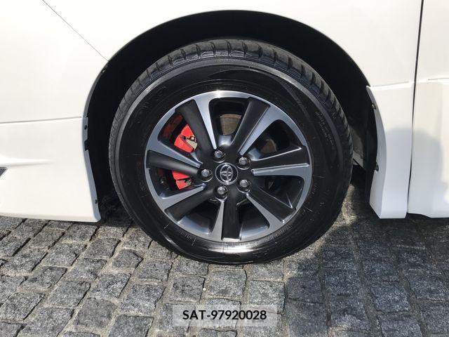 Toyota VOXY 2018-02 217753-7