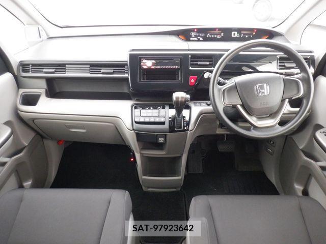Honda STEP WGN 2016-03 372134-1