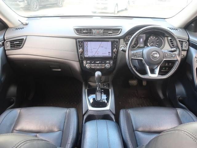 Nissan X-TRAIL 2018-08 27777-1