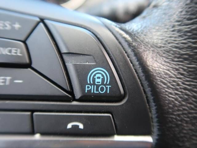 Nissan X-TRAIL 2018-08 27777-4