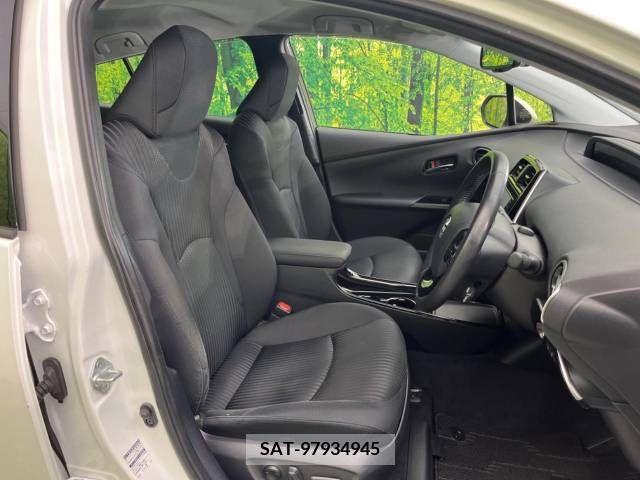 Toyota PRIUS 2019-11 281756-8