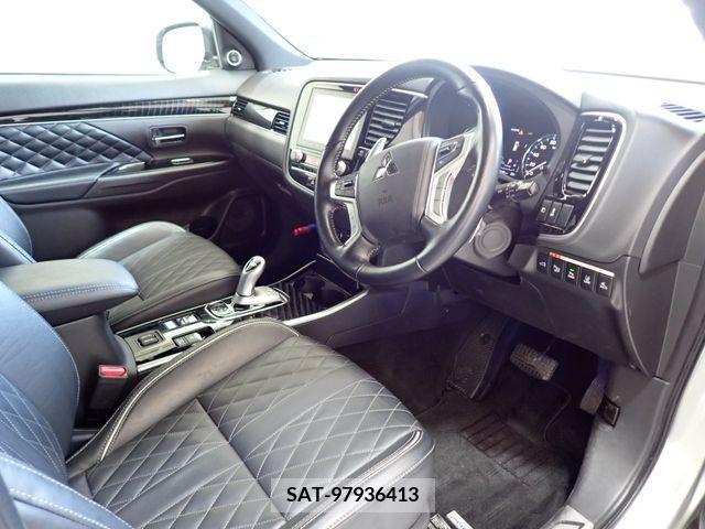 Mitsubishi OUTLANDER PHEV 2019-09 231417-1