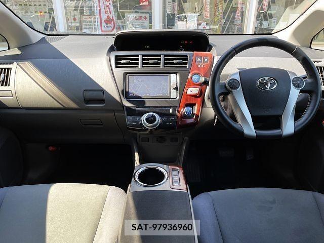 Toyota PRIUS ALPHA 2012-03 322199-1