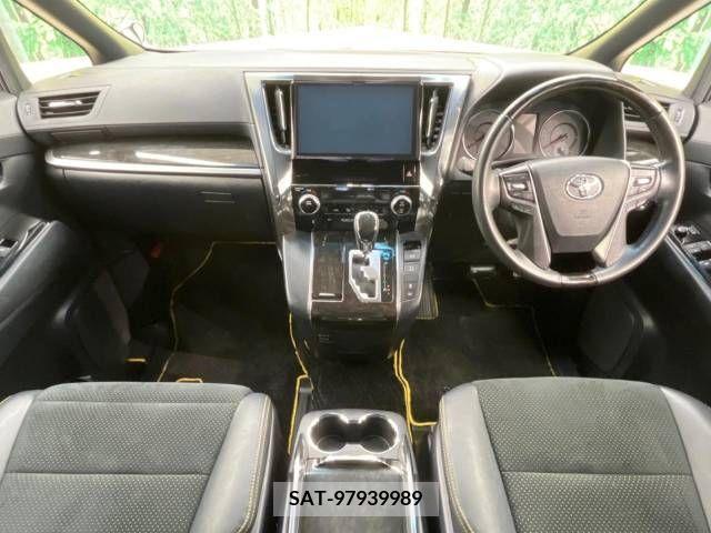 Toyota VELLFIRE 2017-10 379592-1