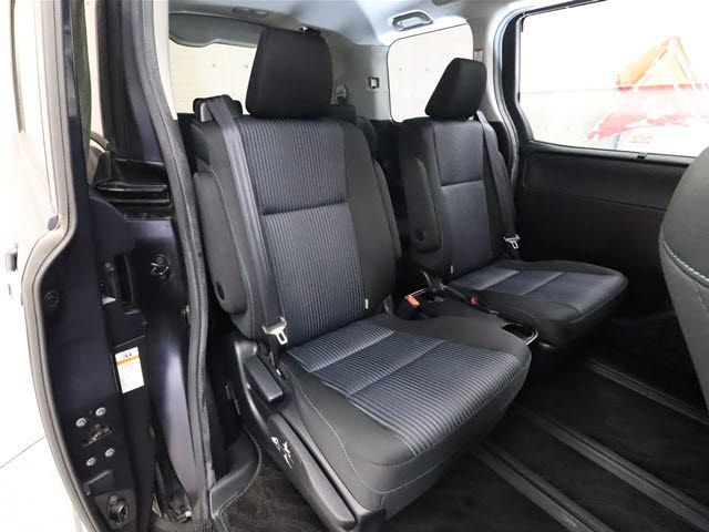 Toyota NOAH 2015-11 8536-4