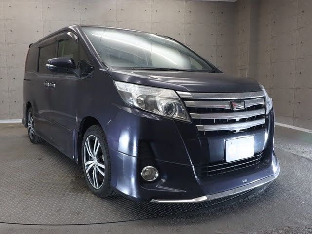 Toyota NOAH 2015-11 8536-21