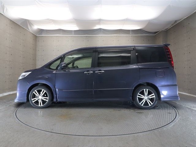 Toyota NOAH 2015-11 8536-25