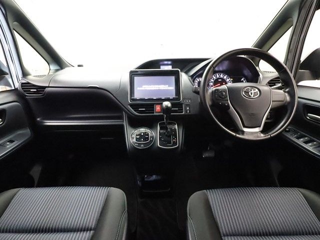 Toyota NOAH 2015-11 8536-2