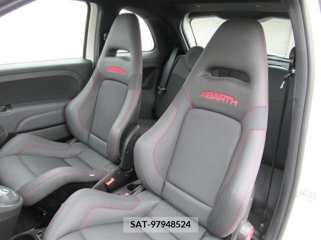 Abarth 695 2023-07 371649-15