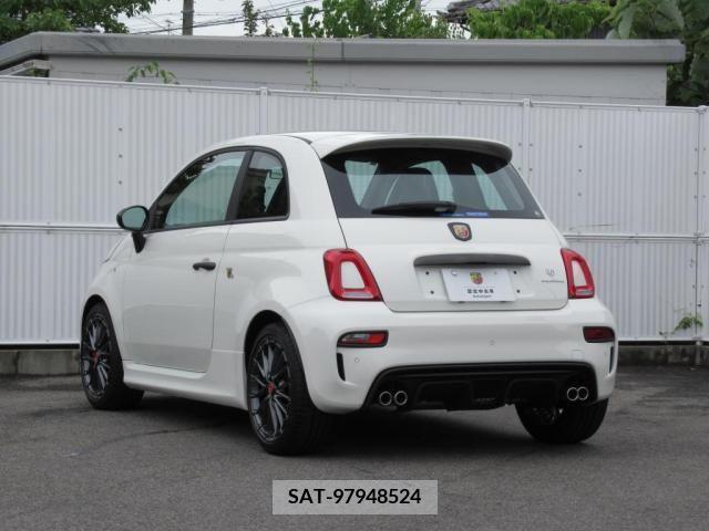 Abarth 695 2023-07 371649-11