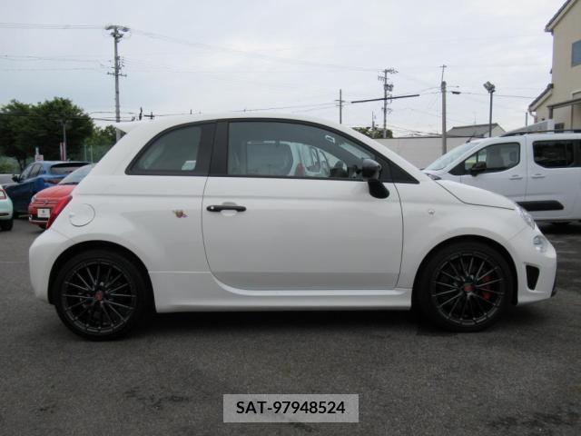 Abarth 695 2023-07 371649-6
