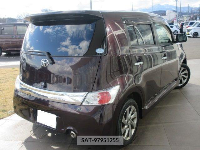 Toyota BB 2013-04 261991-1