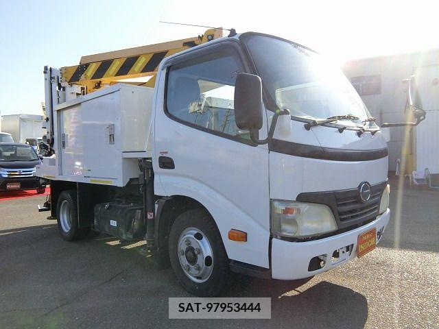 Hino DUTRO 2010-11 208789-5
