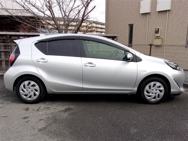 Toyota AQUA 2019-06 3328-7