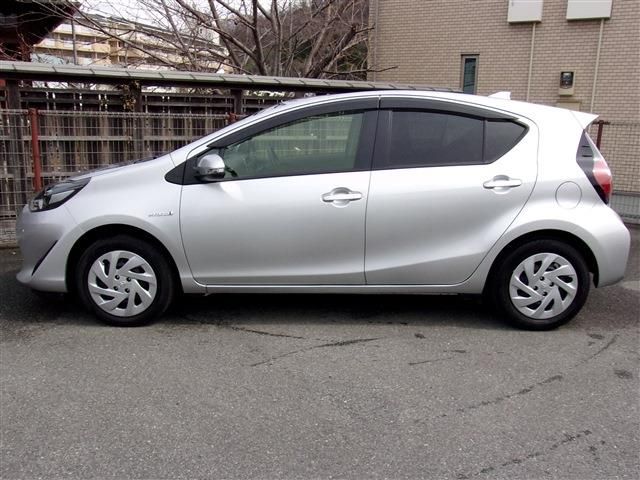 Toyota AQUA 2019-06 3328-4