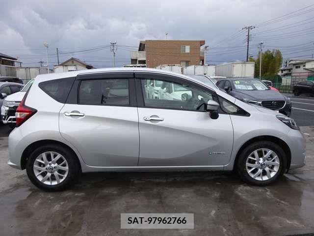 Nissan NOTE 2019-05 252463-15