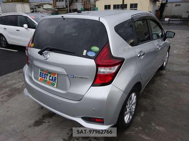 Nissan NOTE 2019-05 252463-7