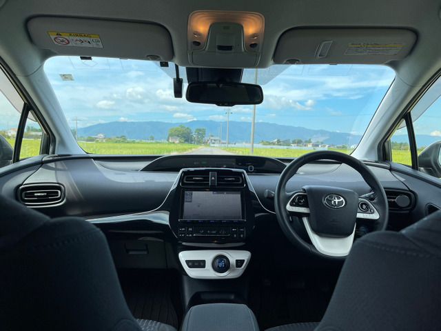 Toyota PRIUS 2017-02 10293-5