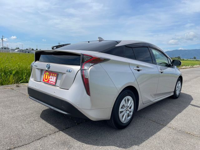 Toyota PRIUS 2017-02 10293-3