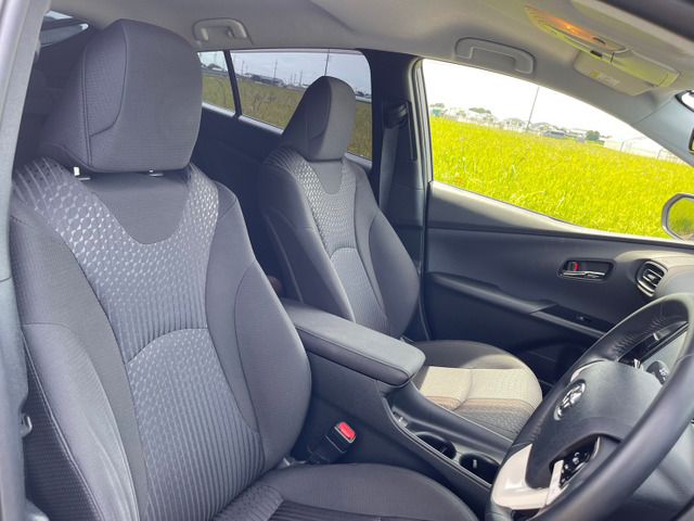 Toyota PRIUS 2017-02 10293-8