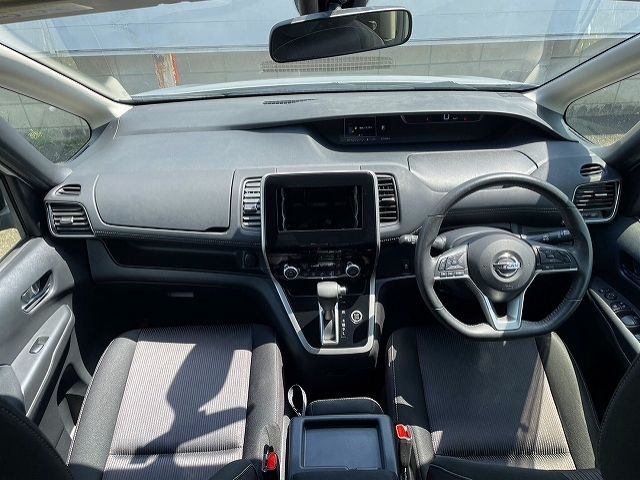 Nissan SERENA 2018-06 6116-1