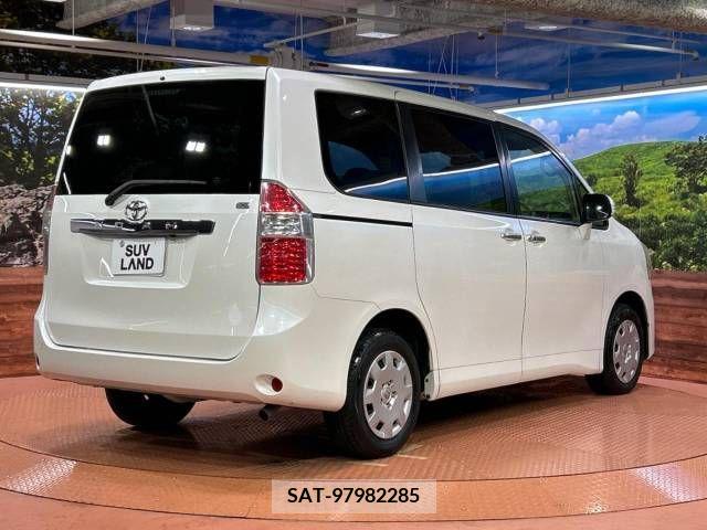 Toyota NOAH 2009-07 298083-17