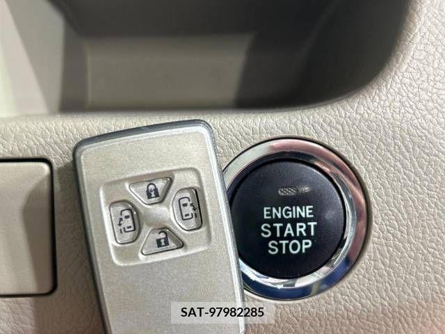 Toyota NOAH 2009-07 298083-6