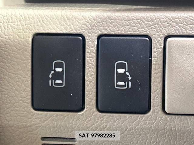 Toyota NOAH 2009-07 298083-4