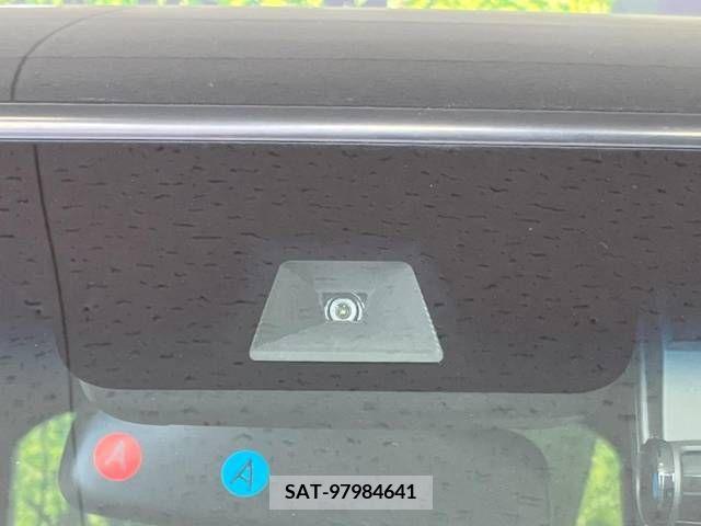 Honda N BOX CUSTOM 2020-10 335218-2