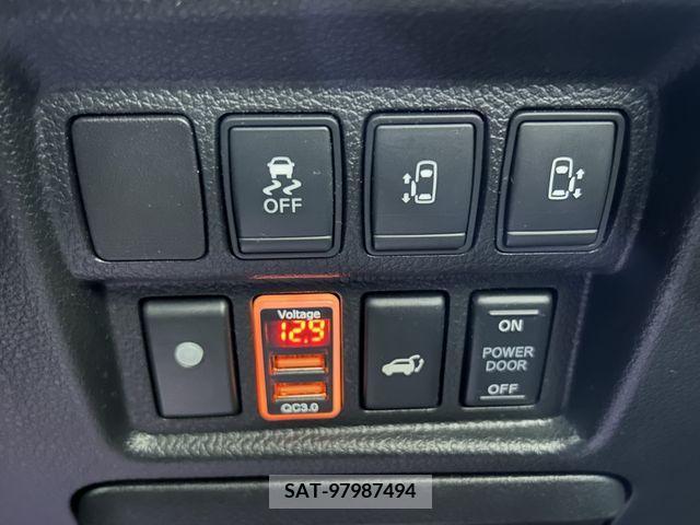 Nissan ELGRAND 2015-03 359712-14